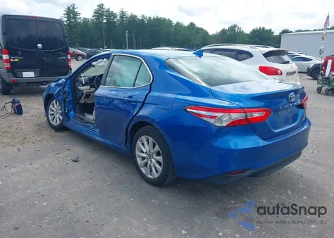 2019 Toyota Camry Le z USA, uszkodzony, nr VIN 4T1B11HK9KU285127